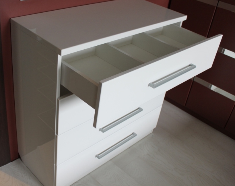 ТУМБЫ, КОМОДЫ 